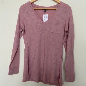 Long sleeved purple/pink V-neck pocket T-shirt